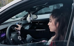 吃着饭做着爱的视频